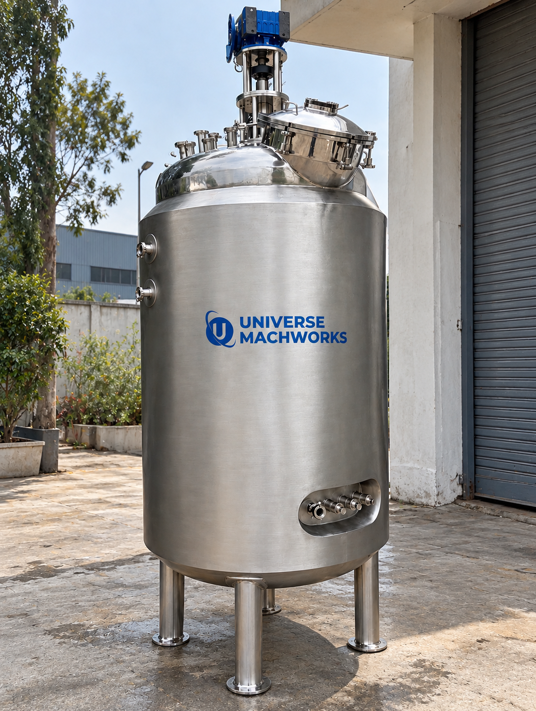Stainless steel fermentor showing the working principle of controlled fermentation